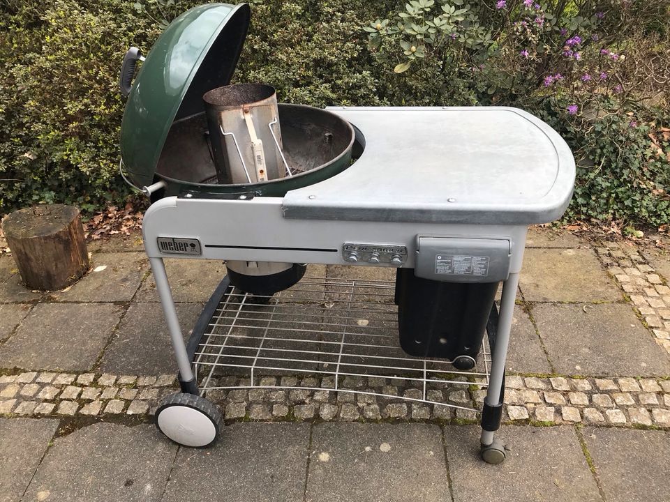 Weber Kugelgrill 57cm Performer mit Orginal Schutzhülle in Wipperfürth