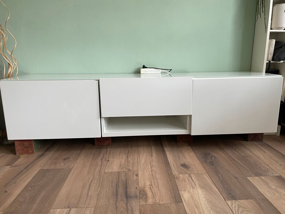 Besta IKEA TV Unterschrank Lowboardmit Schublade und Glas Platte in Frankfurt am Main