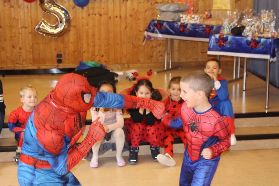 Kindergeburtstag mit Spiderman Batman in Offenbach