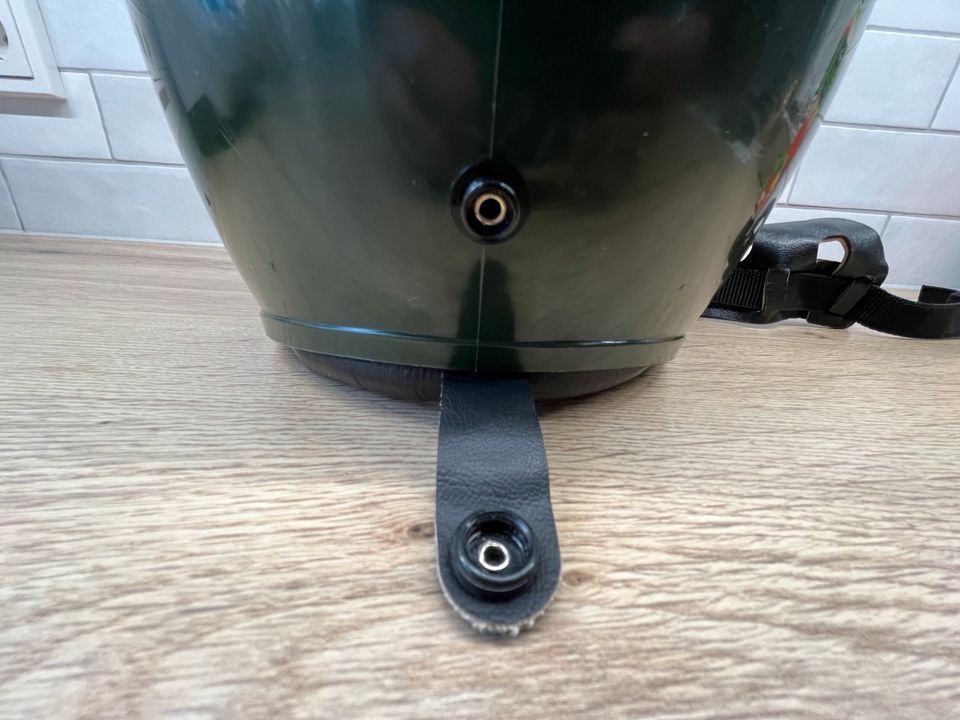 Helm DDR Moped NVA Simson Motorrad MZ Armee Militär Halbschale in Leinefelde