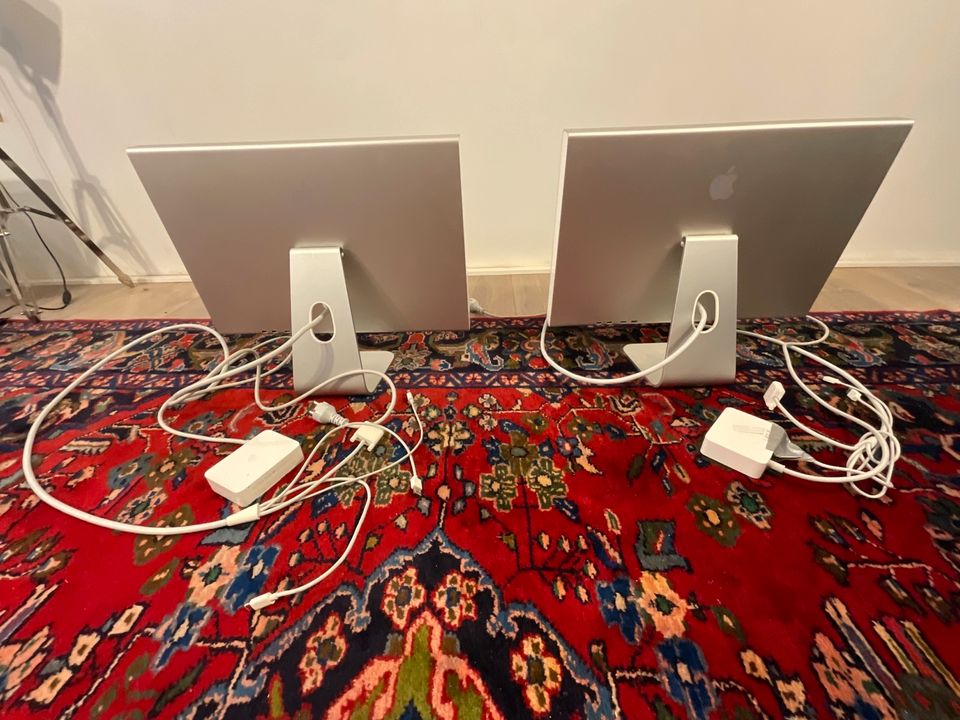 2x apple cinema display in Hamburg