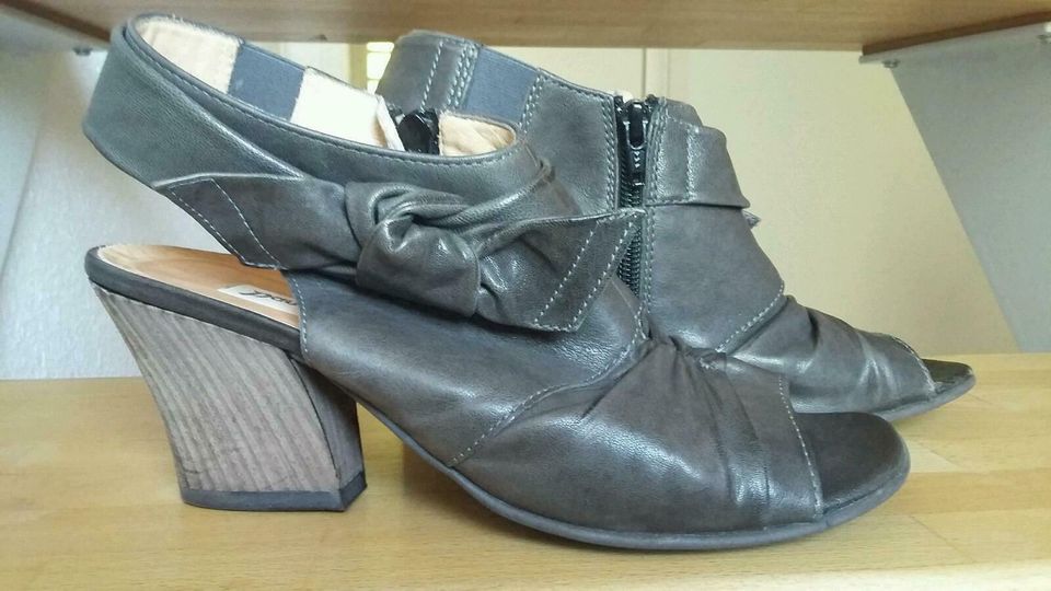 Paul Green Pumps Gr. 40 6,5 Taupe Peeptoes Echtleder Damen in Kraichtal