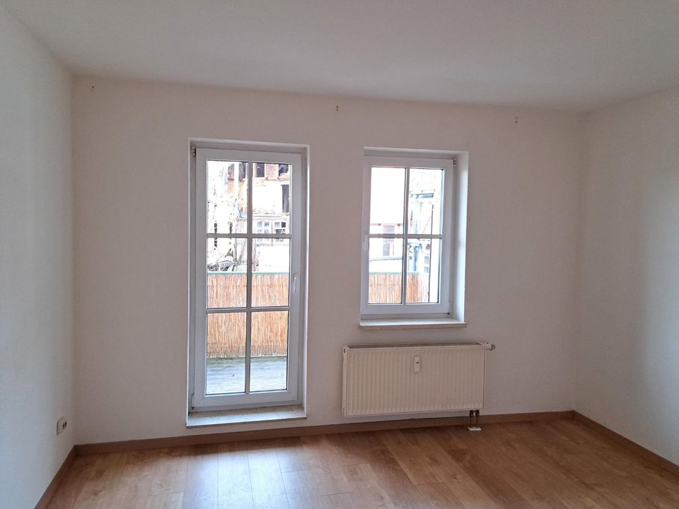 Helle und geräumige 4- Zimmerwohnung mit Balkon, Zentrale Lage in Nordhausen in Nordhausen