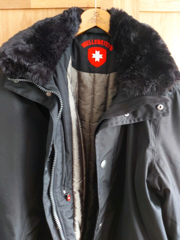 Wellensteyn gefütterte Jacke in 3XL / XXXL Schwarz Neu ! in Berlin