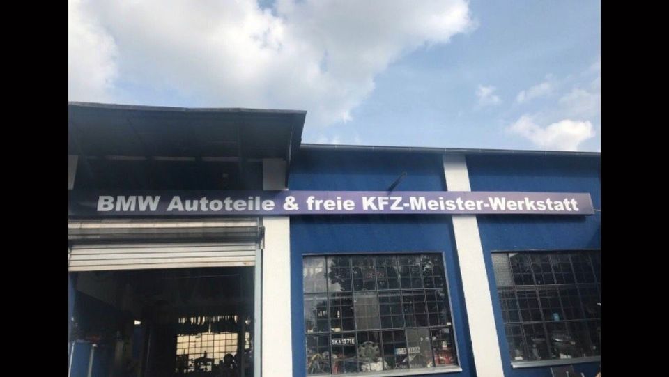 Werkstatt Motor Reparatur Instandsetzung Auto in Berlin