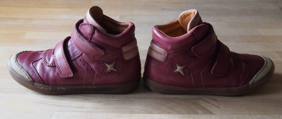 *Verkauft* Froddo Sneaker Halbschuhe bordeaux mit Stern in Gr. 33 in Hamburg