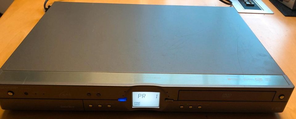 Sharp DV-HR350S DVD- / HDD-Recorder, 120GB +Zubehör in Celle