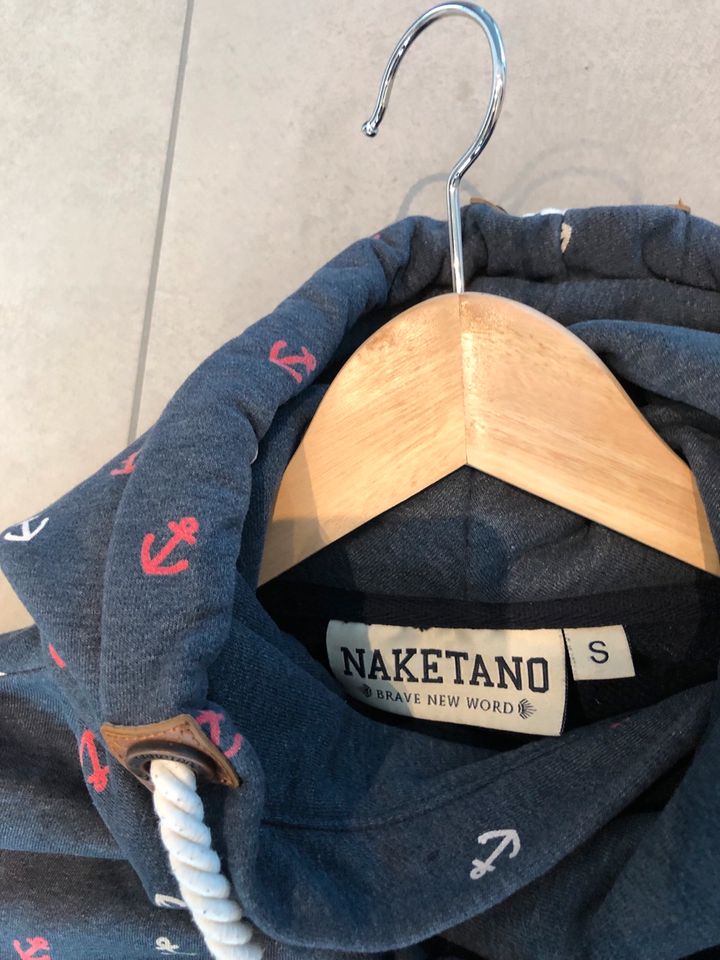 Naketano Shirt Gr S in Leiferde