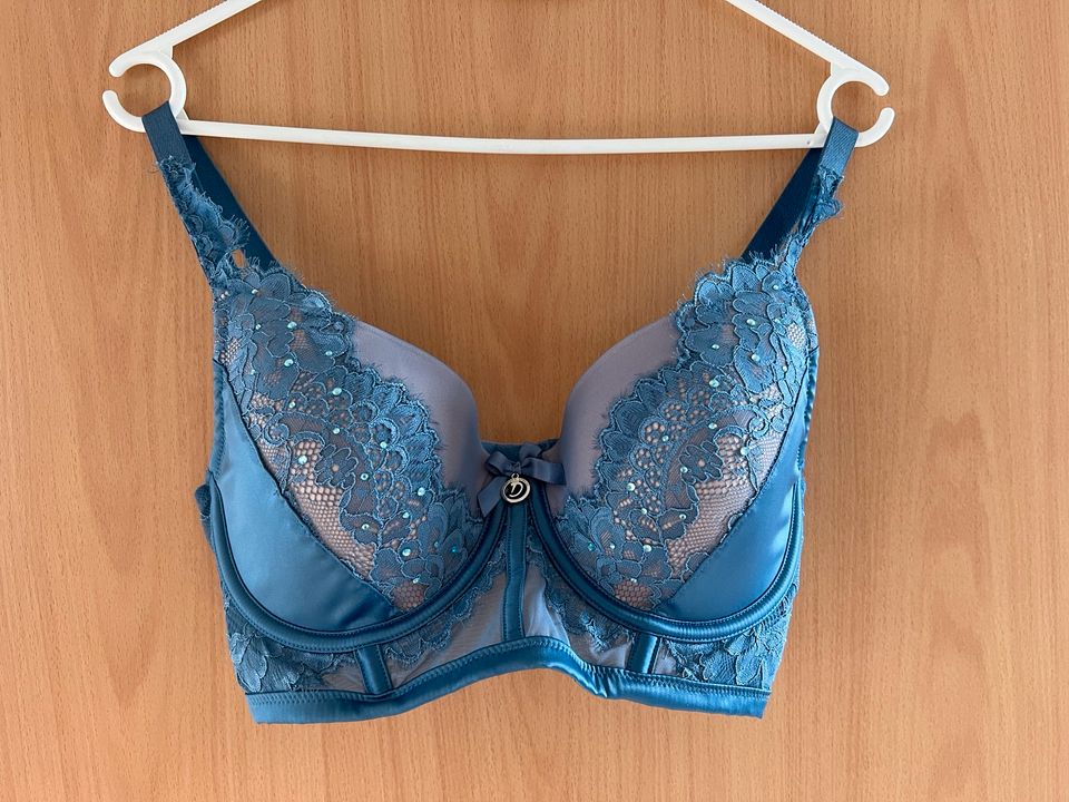 BH mit Spitze und kurzer Corsage von Hunkemöller - 75E in Eberstadt