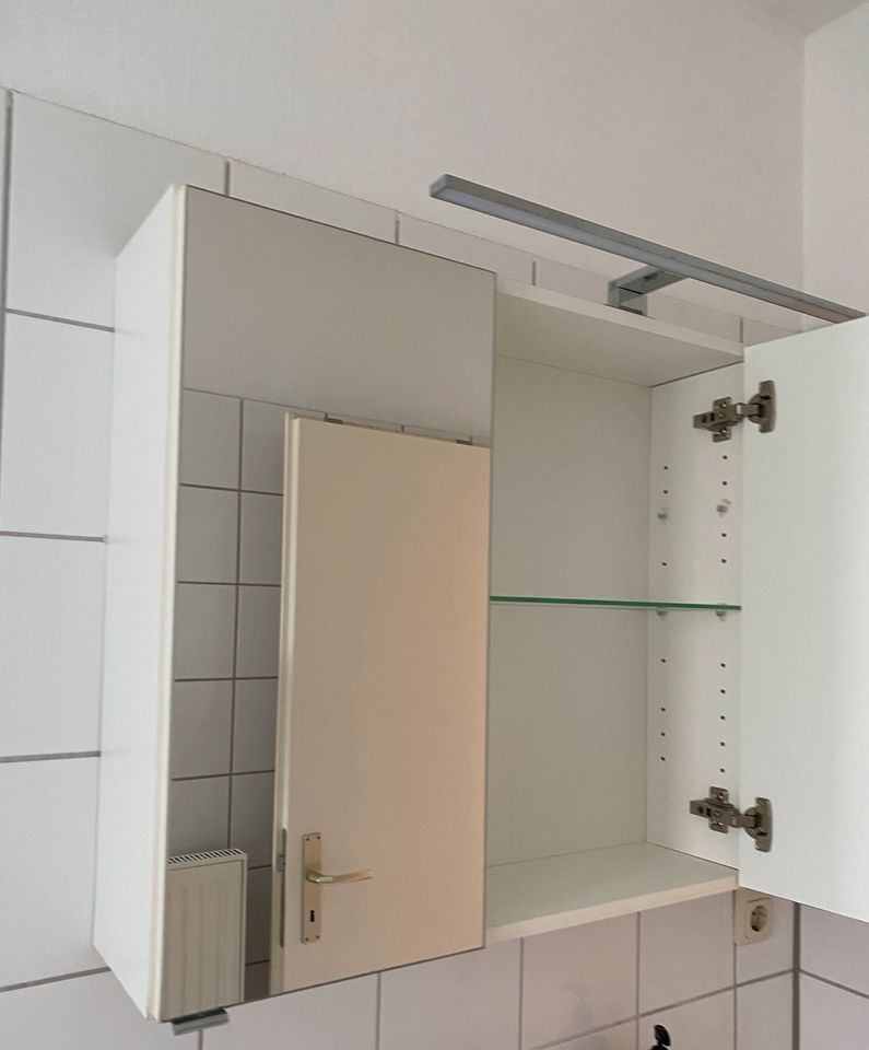 Badezimmer Spiegelschrank in Bad Homburg