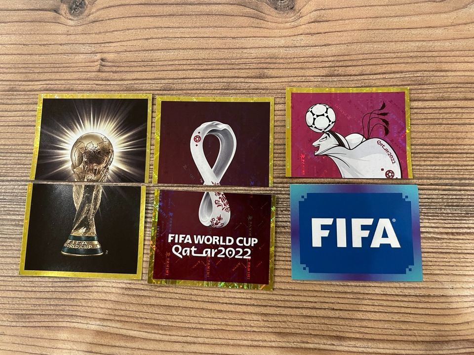 Panini FIFA WM 2022 World Cup Qatar Sticker Team Logo Wappen in Barsbüttel