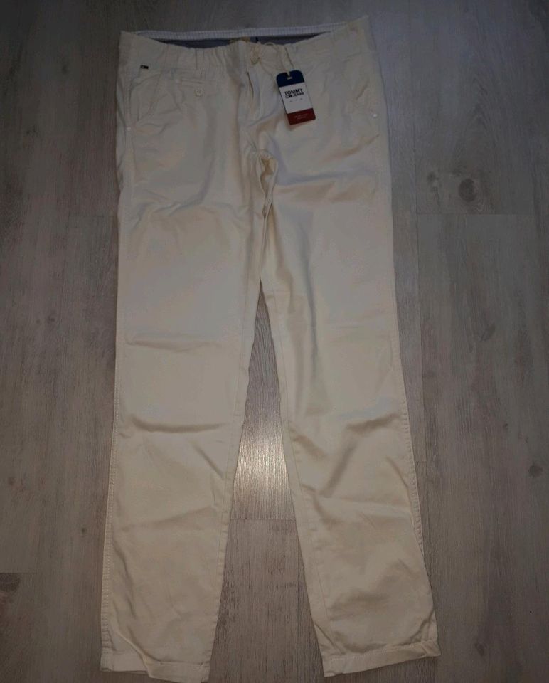 Tommy Hilfiger  Chinohose W30/34 in Oldenburg