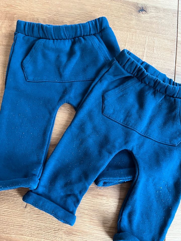 2 blaue Hosen Gr. 74, Dopodopo in Niederzissen