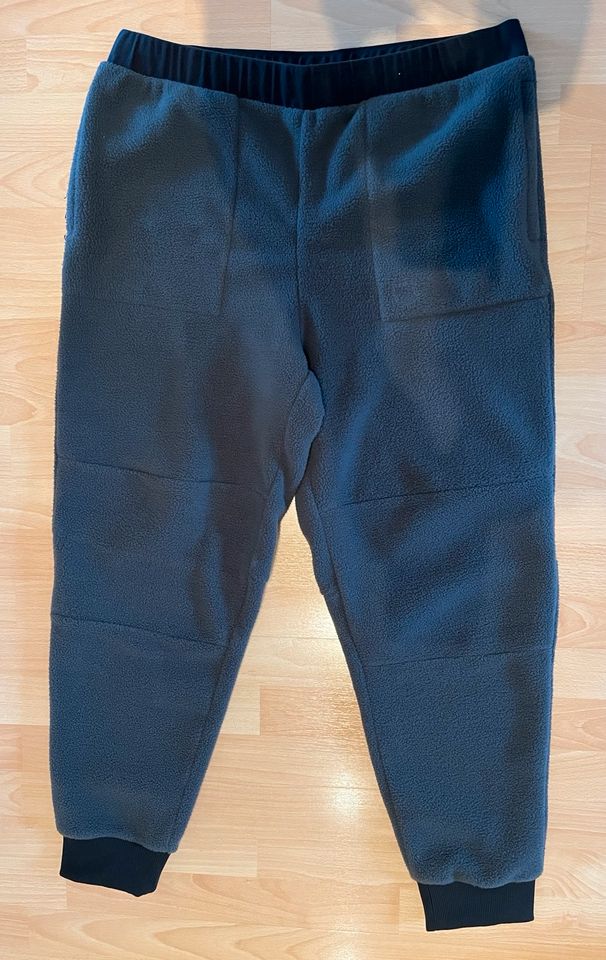 THE NORTH FACE / Retro Fleece Hose Trackpants in Berlin