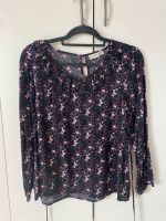 Bluse mit Blumen Kr. Passau - Passau Vorschau