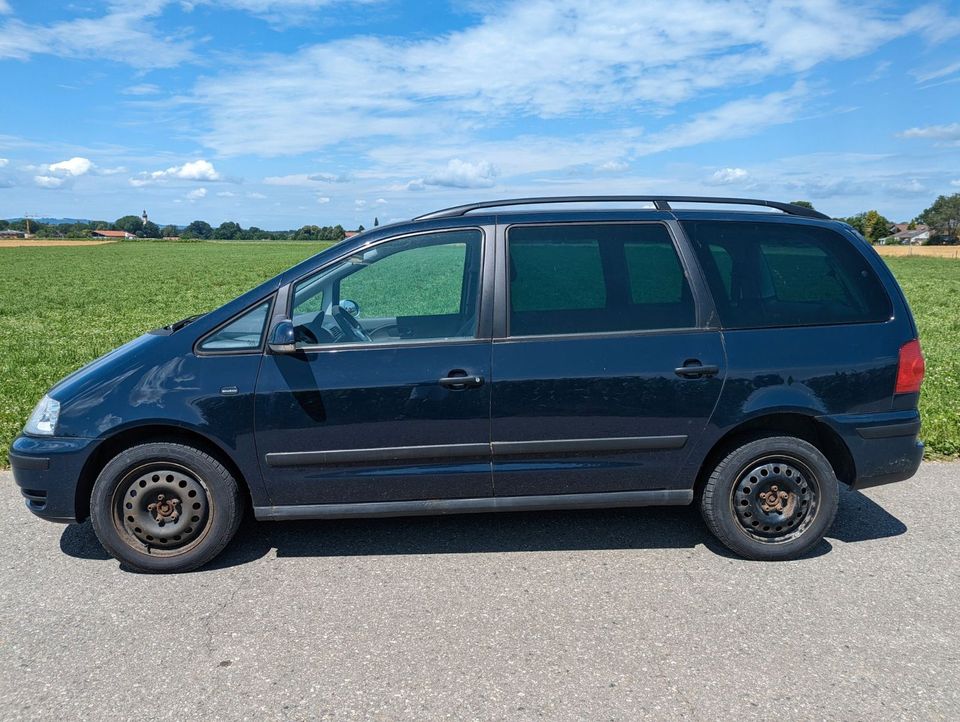 Volkswagen Sharan 1.9 TDI *Klimaautomatik*AHK*EFH* in Raubling