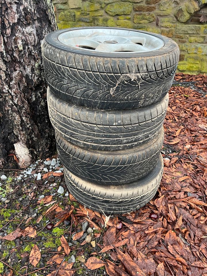 Reifen mit Alufelgen für VW Beetle in Auetal