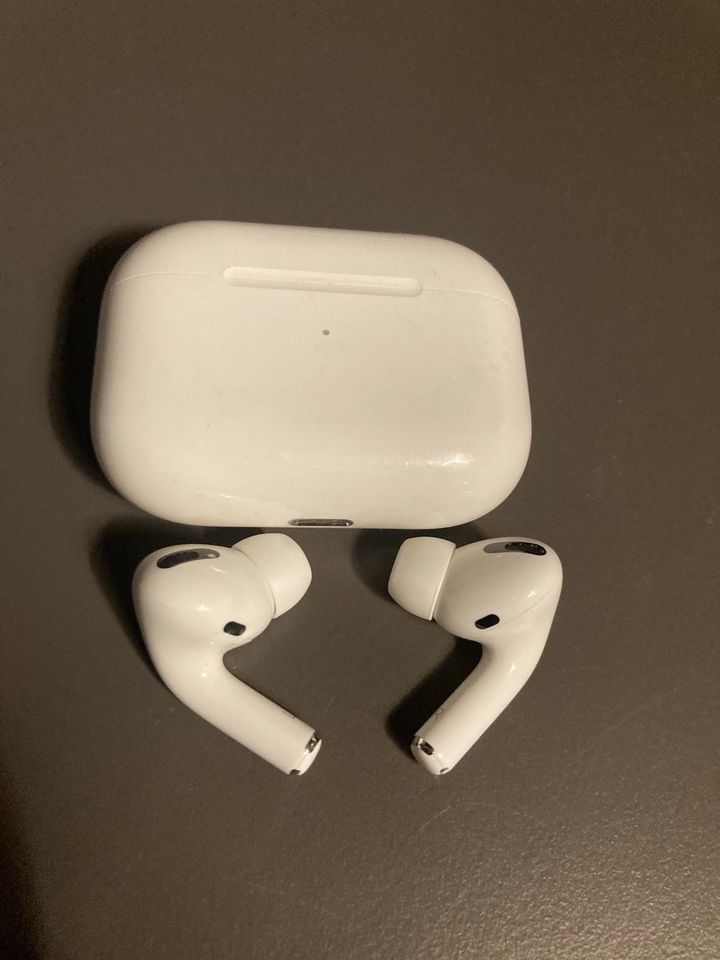 Apple Air Pods Pro *neuwertig* in Salzgitter