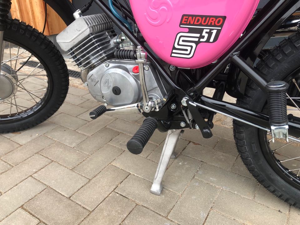 SIMSON S51 ENDURO 4- Gang NEUAUFBAU 12 Volt Vape, 60 km/h Papiere in Crimmitschau