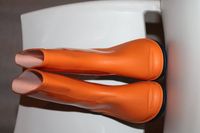 Gummistiefel orange Schuhe Gummi Stiefel 35 ungefüttert Berlin - Rummelsburg Vorschau