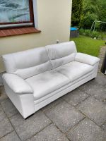 Sofa / Couch 2 / 3 Sitzer weiß Kunstleder zu verschenken Harburg - Hamburg Marmstorf Vorschau
