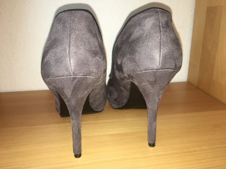 Graceland Plateau High Heels Pumps Größe 42 Grau Schwarz NEU in Rosenheim