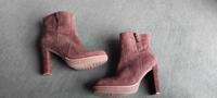Unisa Absatz Stiefel Stiefelette Wildleder Plateaux neuwertig Hessen - Wartenberg Vorschau