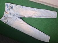 Amisu Jeans Gr. W29 SUCHE in W28 Hessen - Baunatal Vorschau