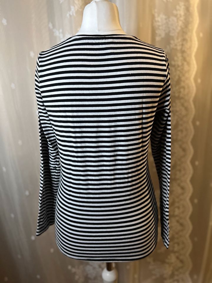 Up2Fashion schwarz weiß gestreiftes Langarmshirt Gr. S / 36 in Bernburg (Saale)