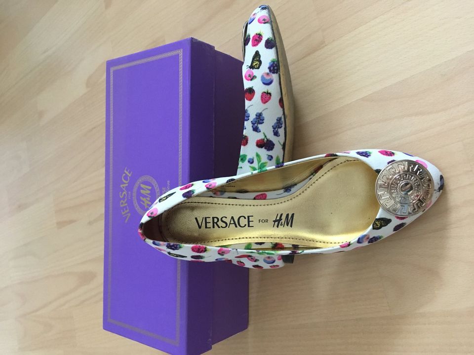 Versace for H&M Cruise Collection Ballerinas, weiß bunt gold in Mietingen