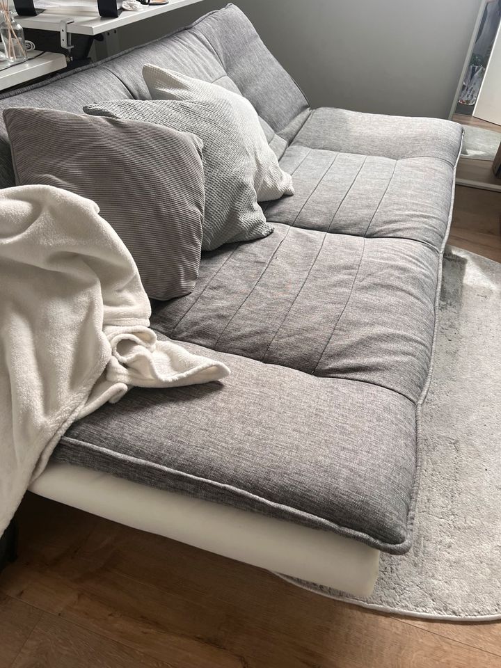 Schlafsofa - liege Sofa - weiß grau mit Kunstleder in Paderborn