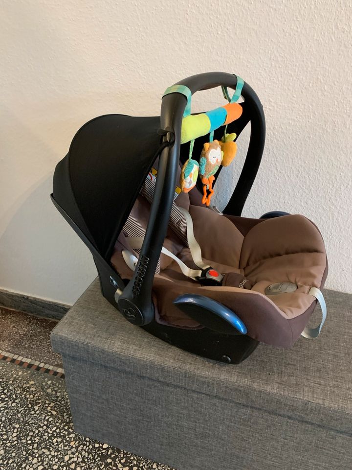 Kindersitze / Babyschale Maxi Cosi in Sülfeld