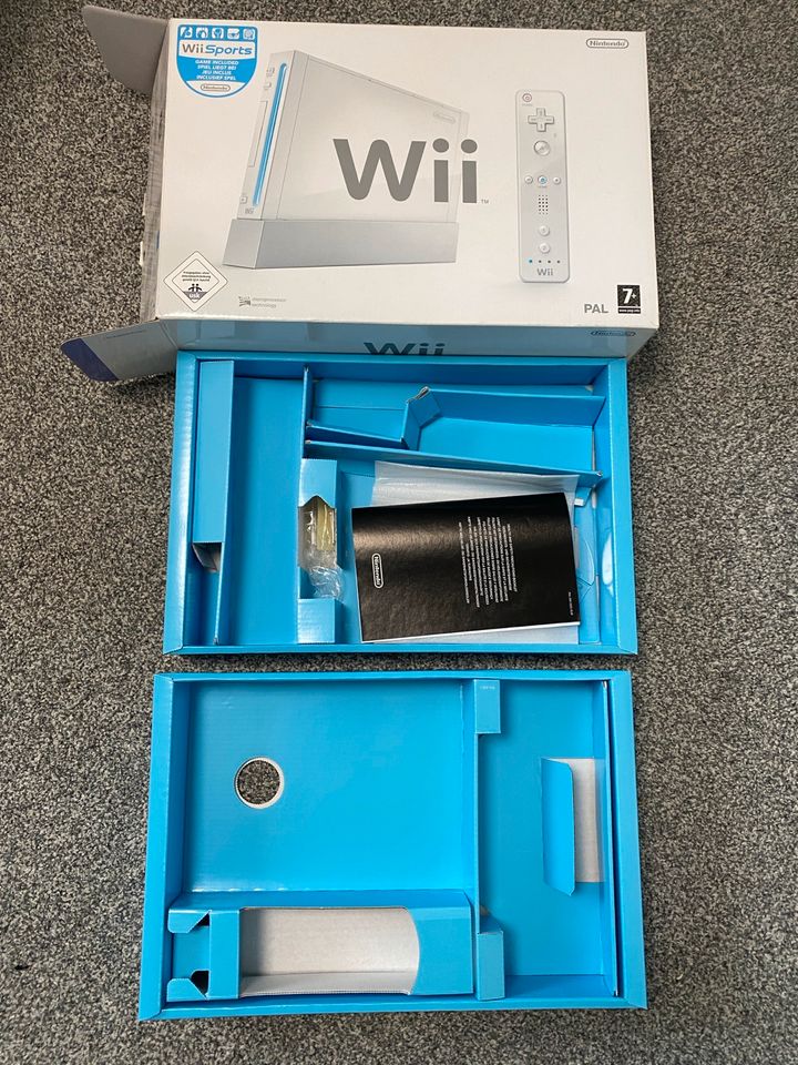 Original Wii Spielkonsolen Leer Karton in Aachen