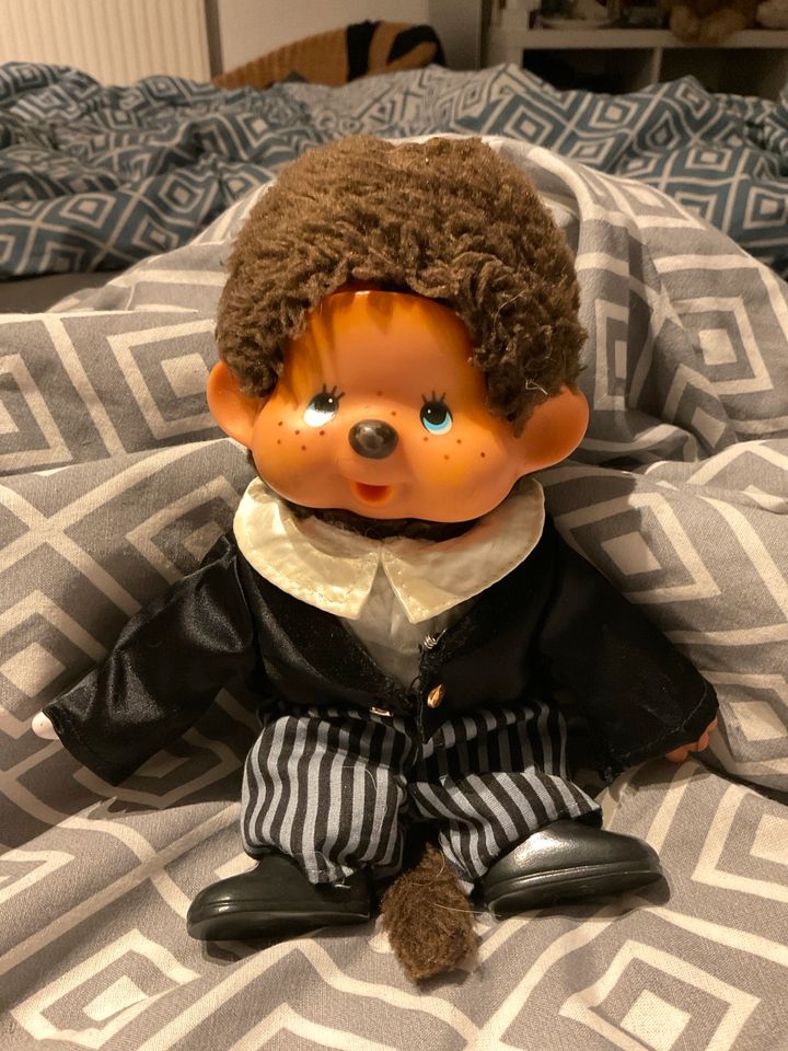 Monchhichi  20 cm mit Originalkleidung in Aerzen