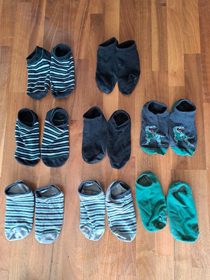 8er Set Sneakersocken Junge Gr. 29, 30, 31, 32 in Berlin