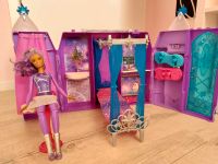 Aufklappbares Barbieschloß mit Barbie und Zubehör wie neu Rügen - Sassnitz Vorschau
