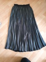 Plissee Rock glitzer H&M Gr 36 S schwarz metallic NEU Nordrhein-Westfalen - Neuss Vorschau