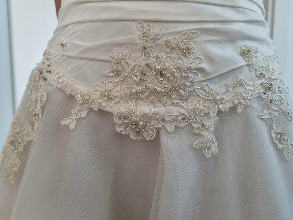 knöchellanges elfenbeinfarbenes Brautkleid A-Linie Gr. 36 in Zirndorf