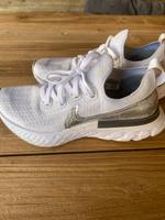 Nike React Flyknit Schuhe Größe 40 Nordvorpommern - Landkreis - Franzburg Vorschau