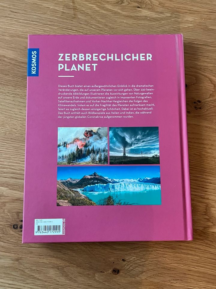 Kosmos - zerbrechlicher Planet - Zeichen des Klimawandels in Böhmfeld