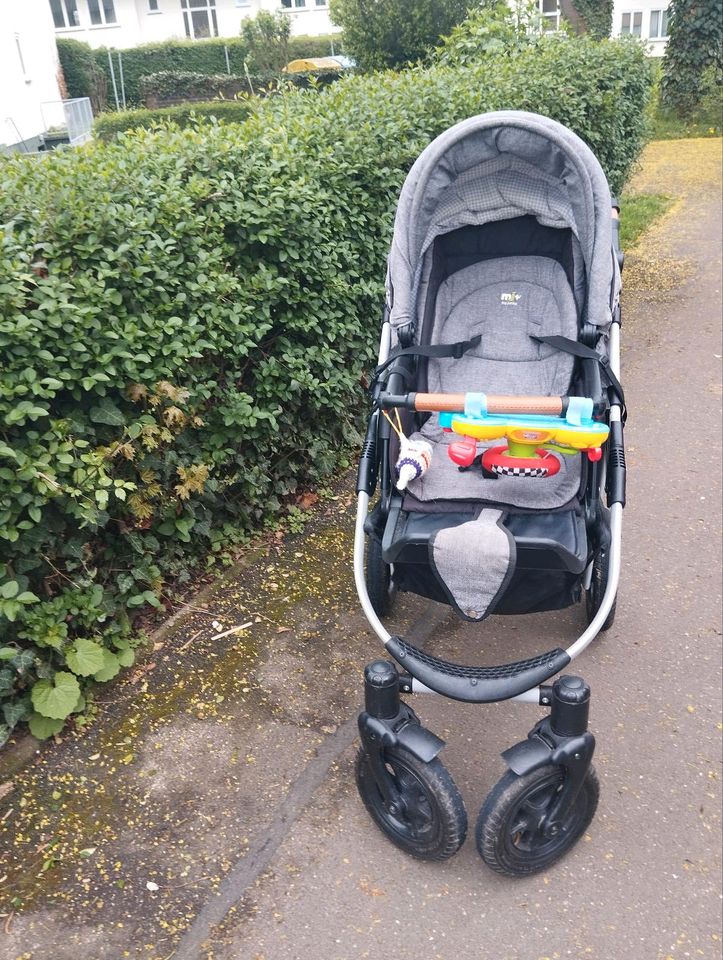 Kinderwagen 3 in 1 in Wachtberg