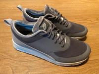Nike Air Max grau mit Samt in Größe 38,5 Hessen - Trebur Vorschau