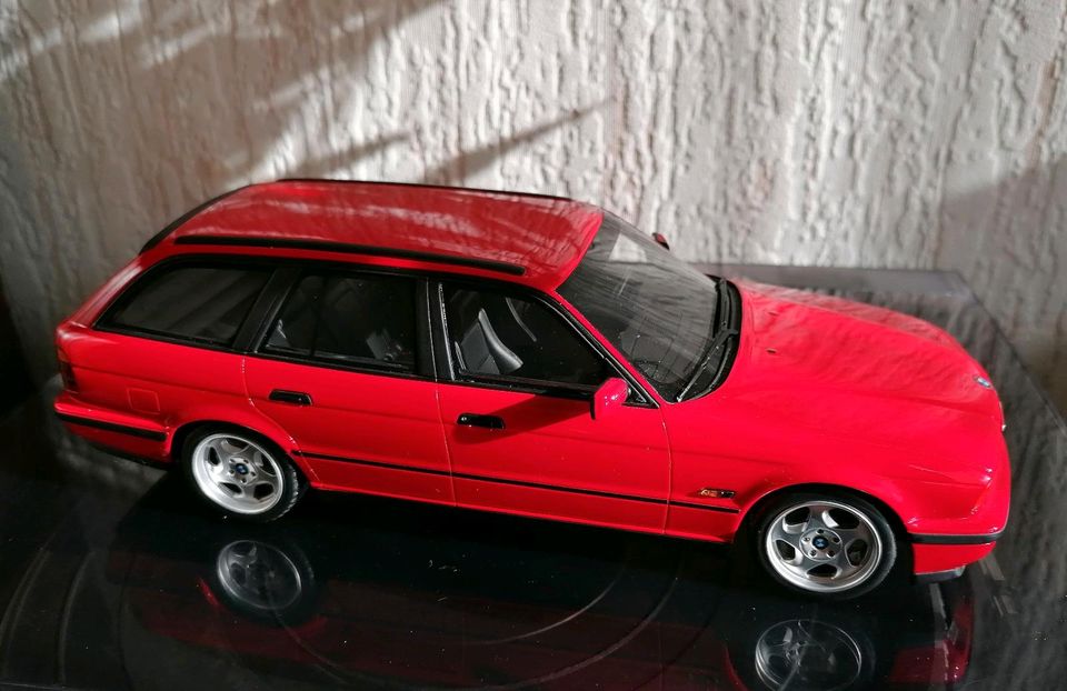 BMW M5 Touring E34 Neu !! 1:18 OVP Modellbau Auto Motorrad in Hannover