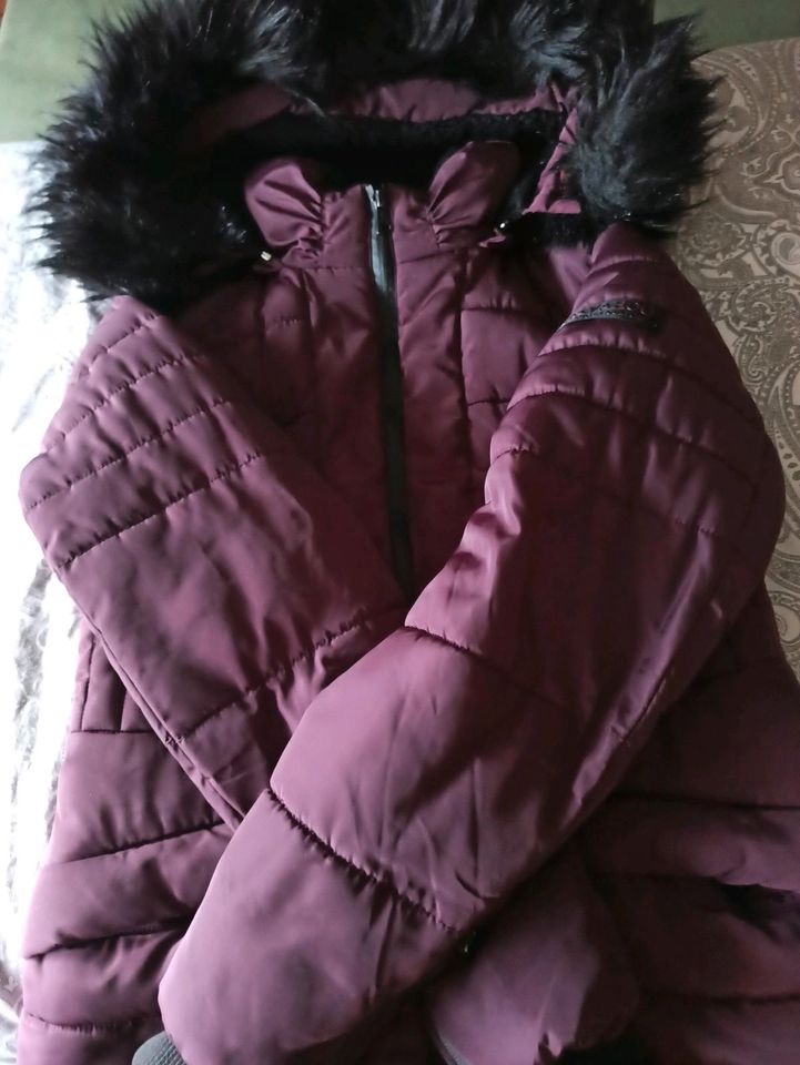 NAVAHOO DAMEN WINTERJACKE MIT KAPUZE NEUWERTIG in Leimen