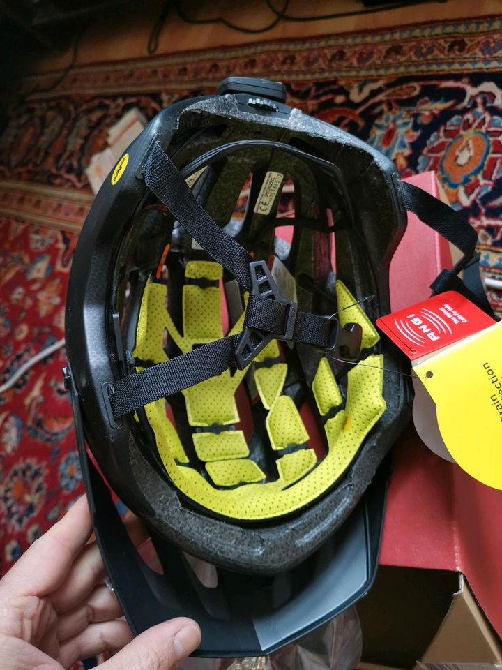 Specialized ambush Helm angi +mips Gr. S neu in Darmstadt