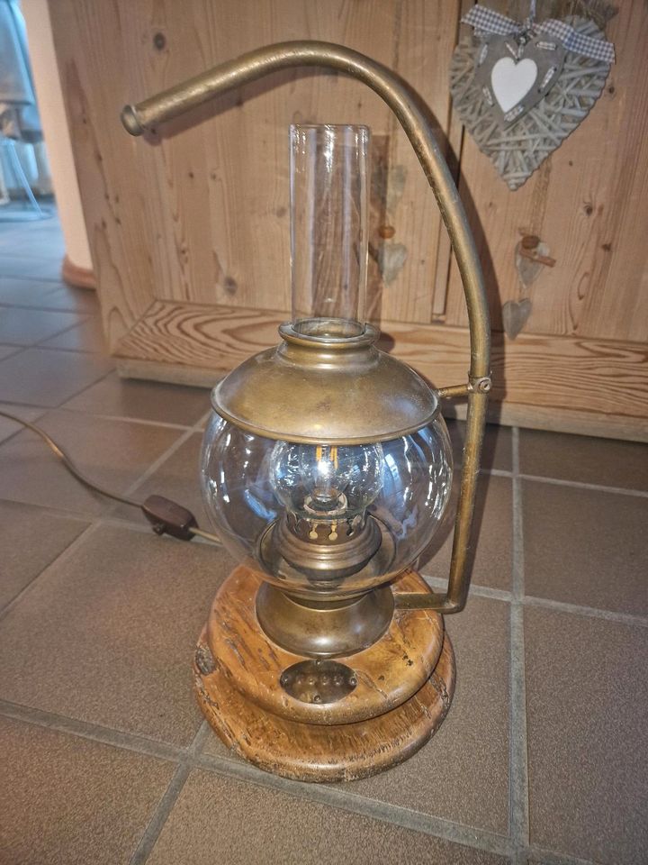 Elektrifizierte Petroleumlampe 1893 in Dinkelsbuehl