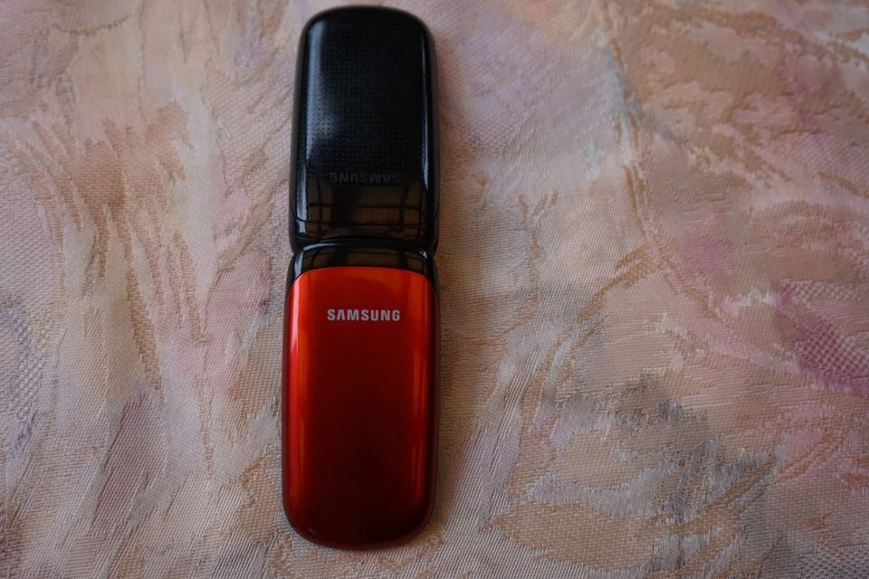 Original Samsung  GT-E1150i in Rot mit BA+LK+B ohne Sk&Vg (NEU!!) in Heide