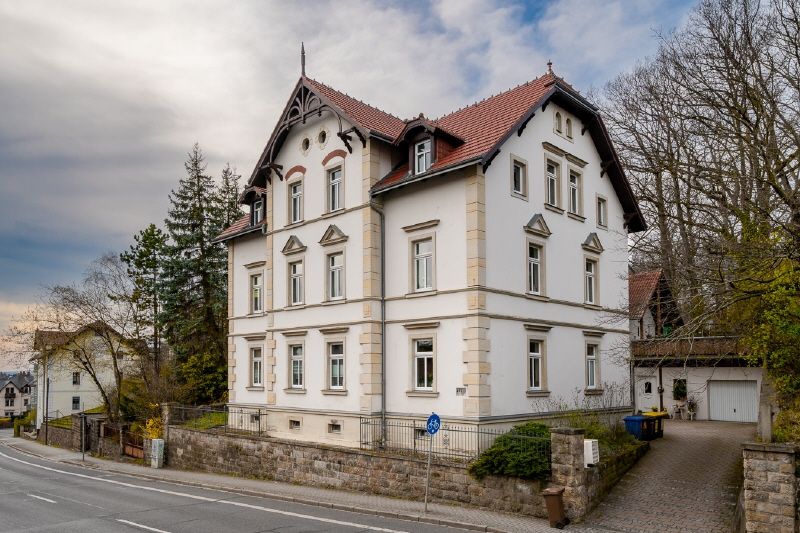 Charmantes Investment in DD-Bühlau. Tolle Altbauwohnung mit Balkon und Einbauküche. in Dresden