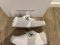 Calvin Klein Schuhe weiß Stoffschuhe Gr. 40 Sneaker Nordrhein-Westfalen - Hennef (Sieg) Vorschau