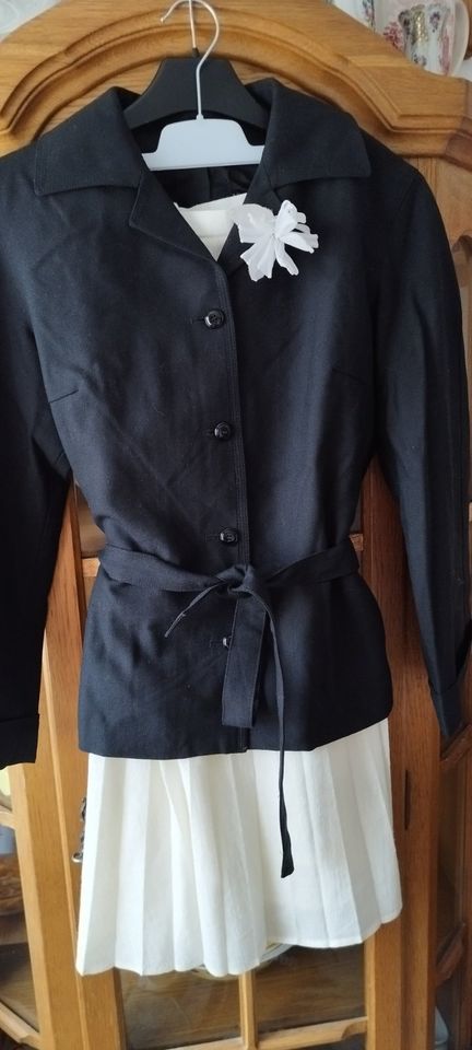 Sehr schöner Hucke Anzug (Jacke + Rock) Wolle Größe 42-44. in Hannover